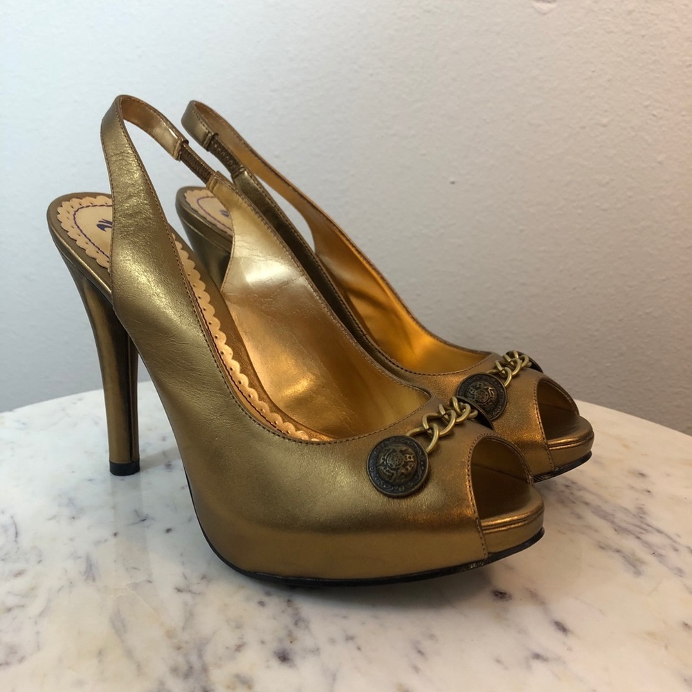 Hale Bob Gold Heels Size 7.5 Leather